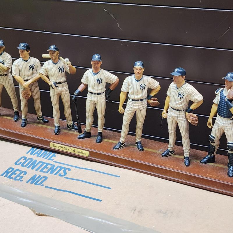10 players from the 1998 New York Yankees MLB Team by Danbury