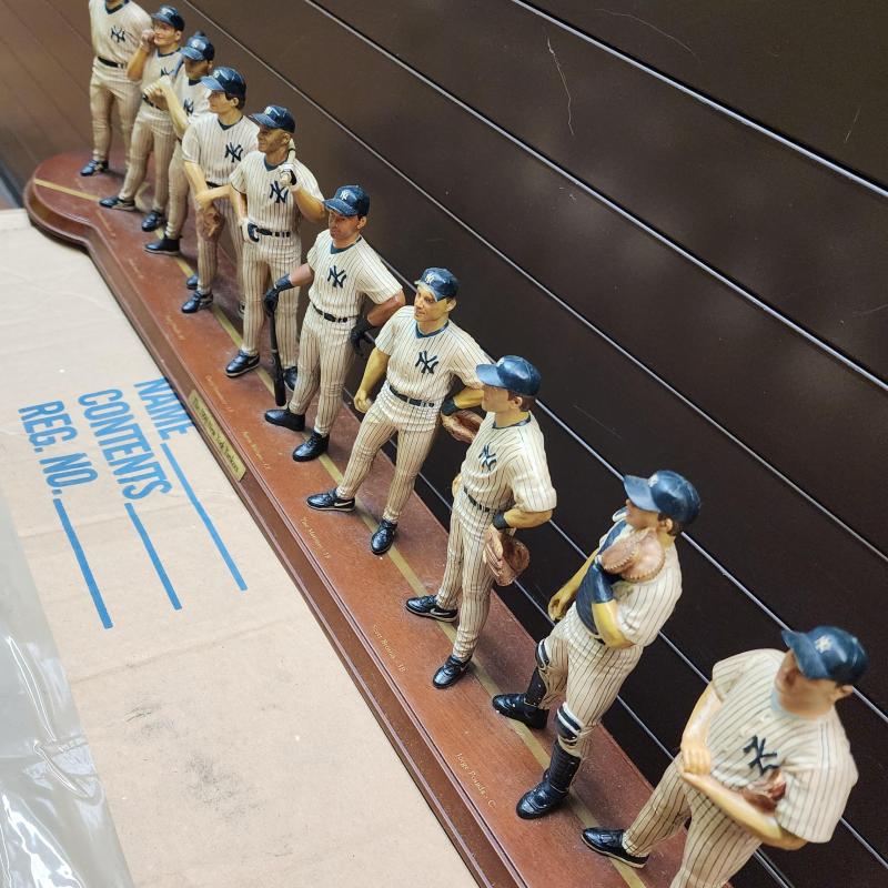 10 players from the 1998 New York Yankees MLB Team by Danbury