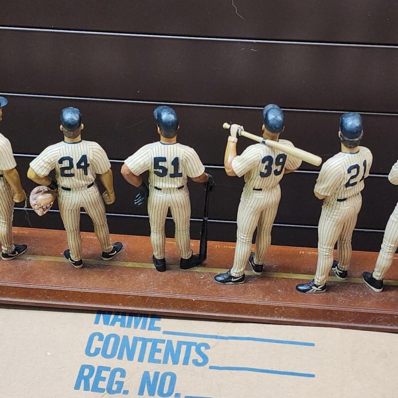 10 players from the 1998 New York Yankees MLB Team by Danbury