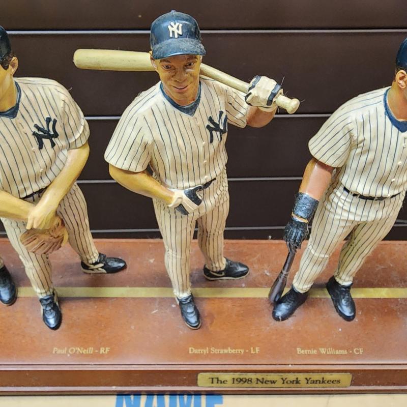 10 players from the 1998 New York Yankees MLB Team by Danbury