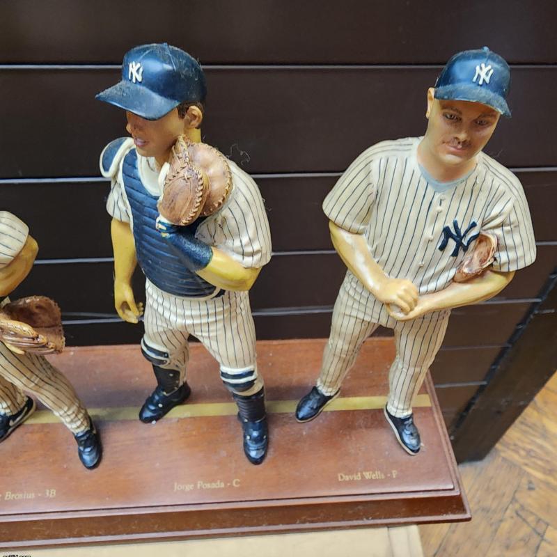 10 players from the 1998 New York Yankees MLB Team by Danbury