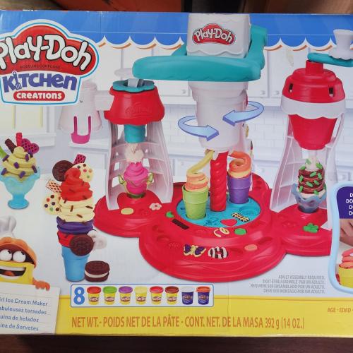 Play-Doh Kitchen Creations Ultimate Swirl Ice Cream Maker Food Set - New