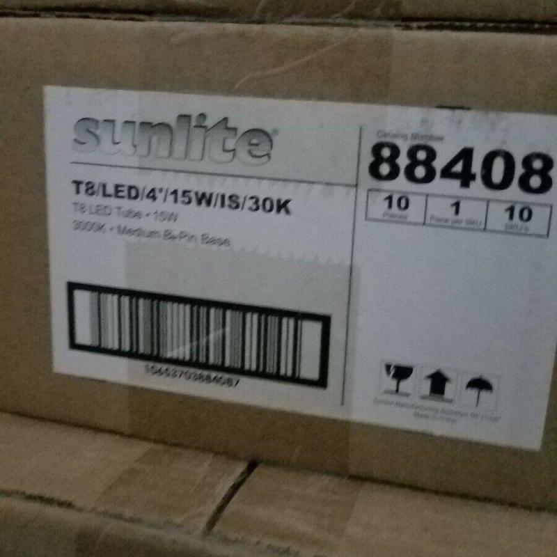 SUNLITE - Lot of 29 boxes - 290 LED T8 4 foot Tube Bulbs