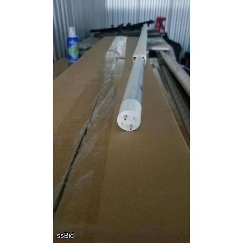 SUNLITE - Lot of 29 boxes - 290 LED T8 4 foot Tube Bulbs